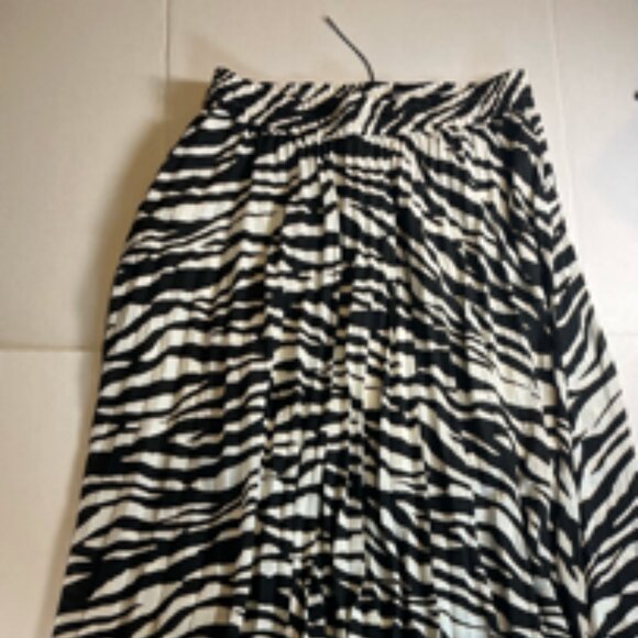 Express High Waisted Pleated Maxi Skirt Tiger Print L - Picture 2 of 10